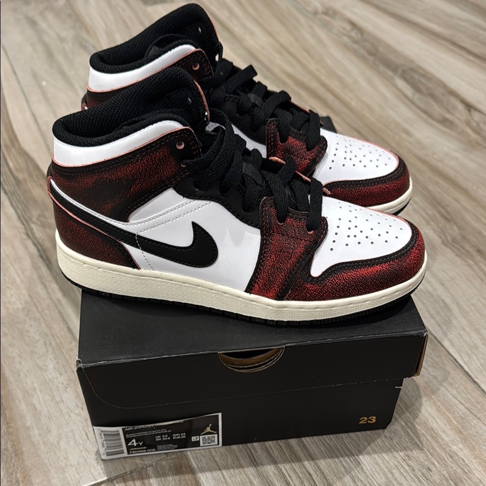 Nike Black and Red Sneakers Air Jordan 1 Mid